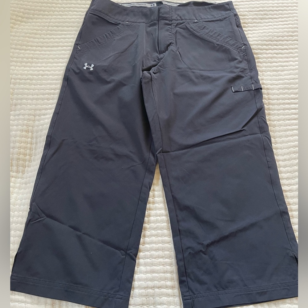Under Armour Women’s Black Capri pants